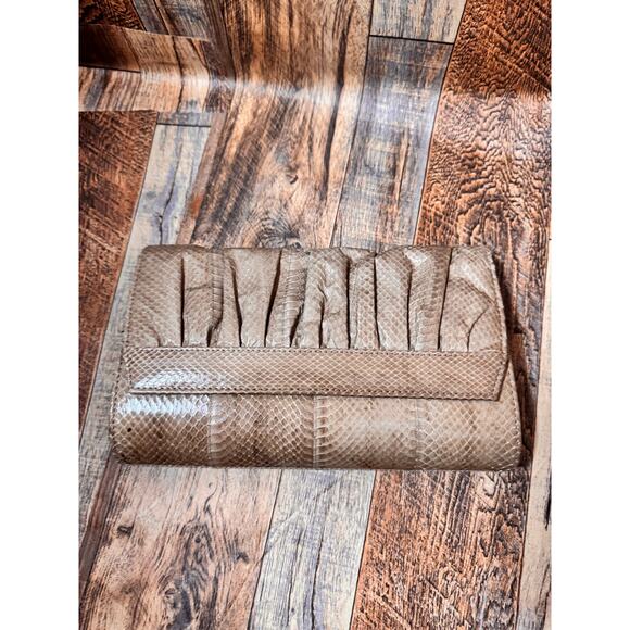 Vintage Snakeskin Embossed Clutch Purse with Magnetic Snap‎ – Ruched Back - Picture 1 of 6